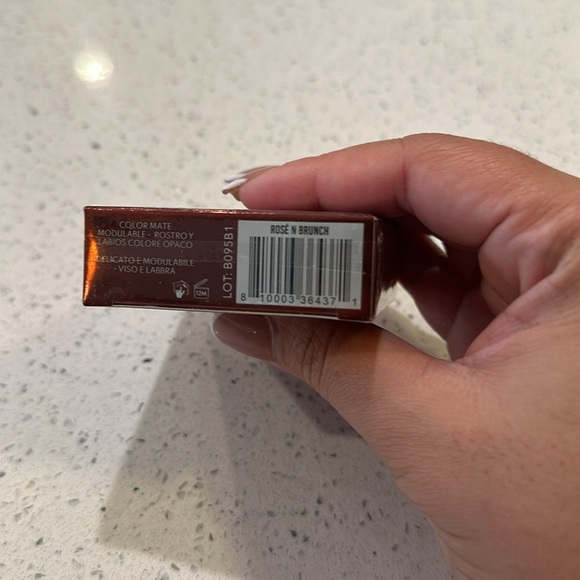 🆕 Danessa Myricks Beauty Yummy Skin Blurring Balm Powder - Rose N Brunch - Picture 4 of 5